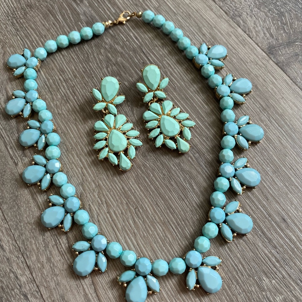 💚💙Sea blue (mint) Necklace & Earrings 💚💙 - Picture 2 of 2